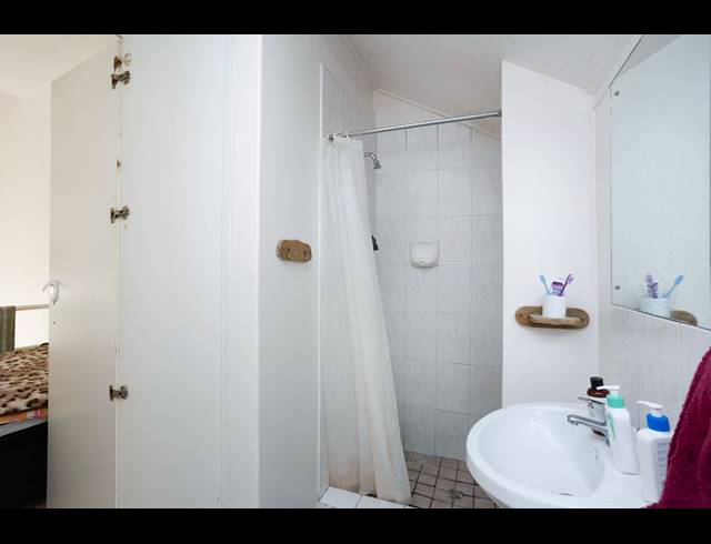 1 BEDROOM APARTMENT TO LET IN KENILWORTH